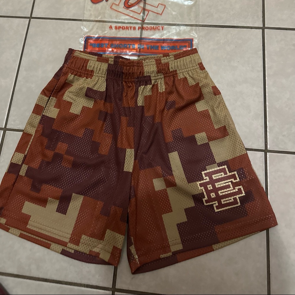 Brand new camo eric Emanuel short